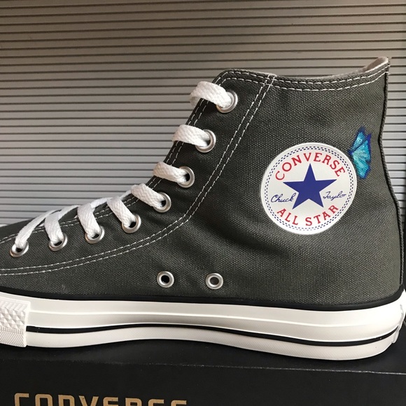 Custom painted Converse - Picture 3 of 6